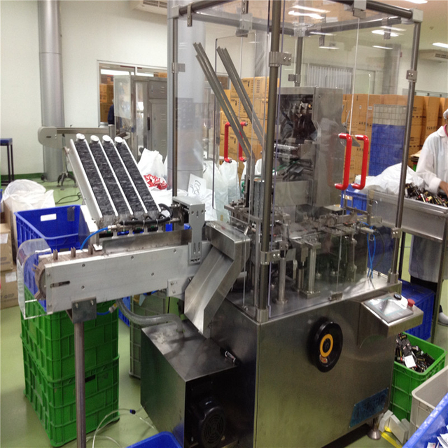 3 ou 4 peças de máquina de encadernação de preservativos