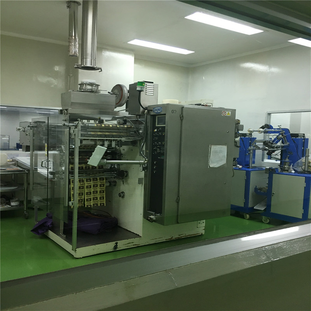  Máquina de embalagem de saquinho multi-lanes para grânulo comprada pelo cliente do Paquistão