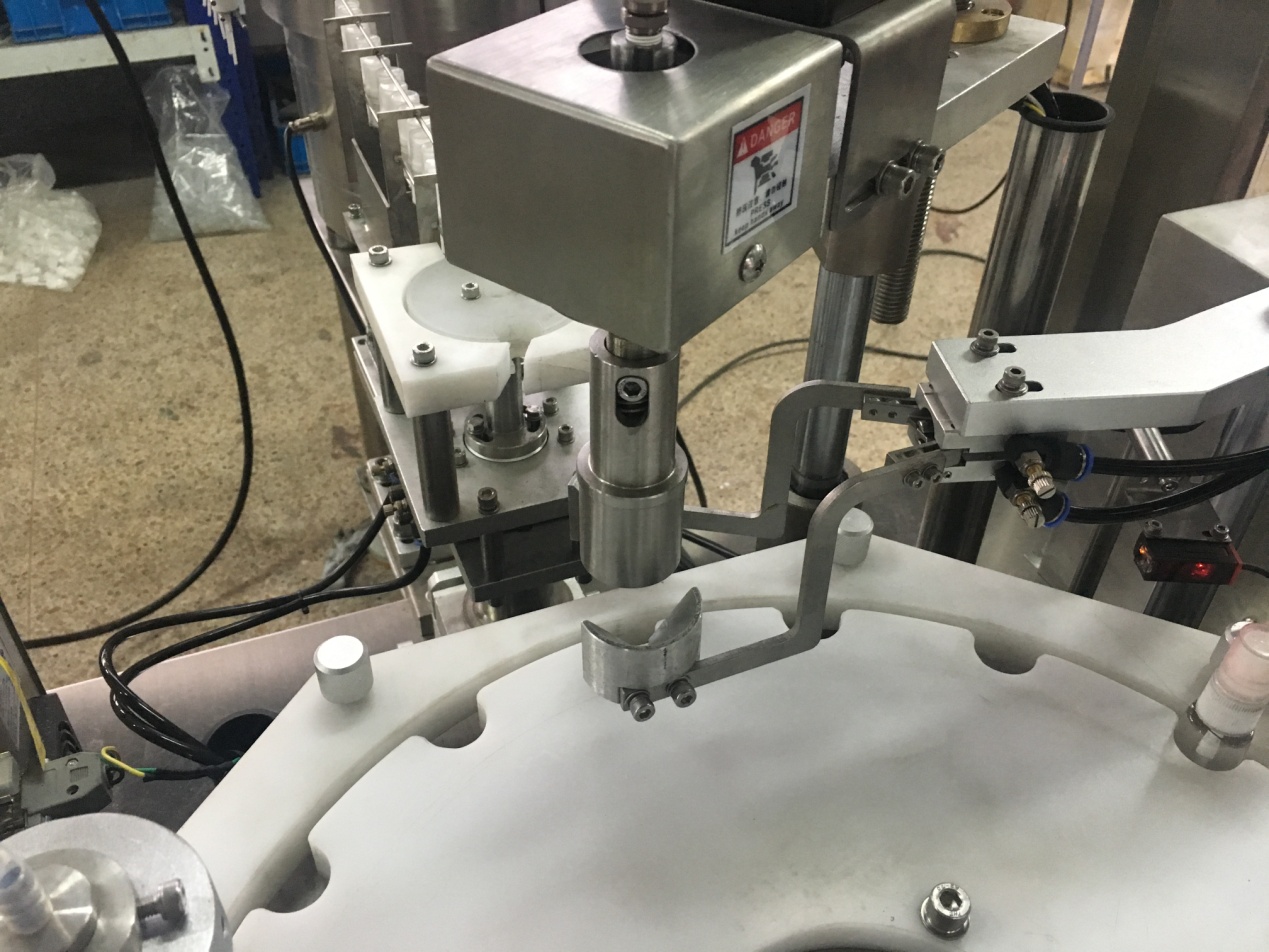 Desinfetante de &aacute;lcool M&aacute;quina de recheio de garrafas e capeamento06