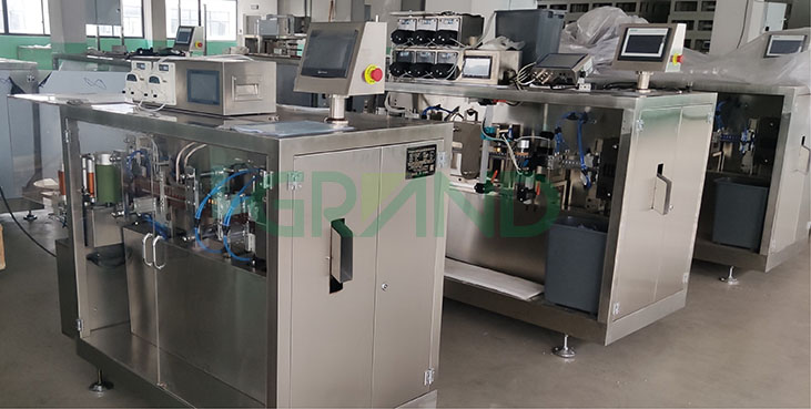 R&uacute;ssia-Mono Dose Animal Gots preenchendo a m&aacute;quina de veda&ccedil;&atilde;o