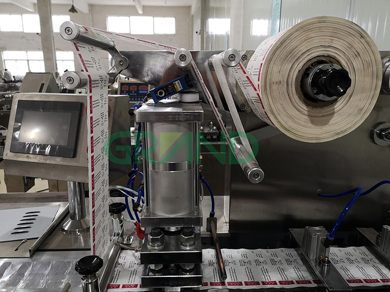 Como ajustar o rastreamento da marca ocular na máquina de embalagem de bolhas