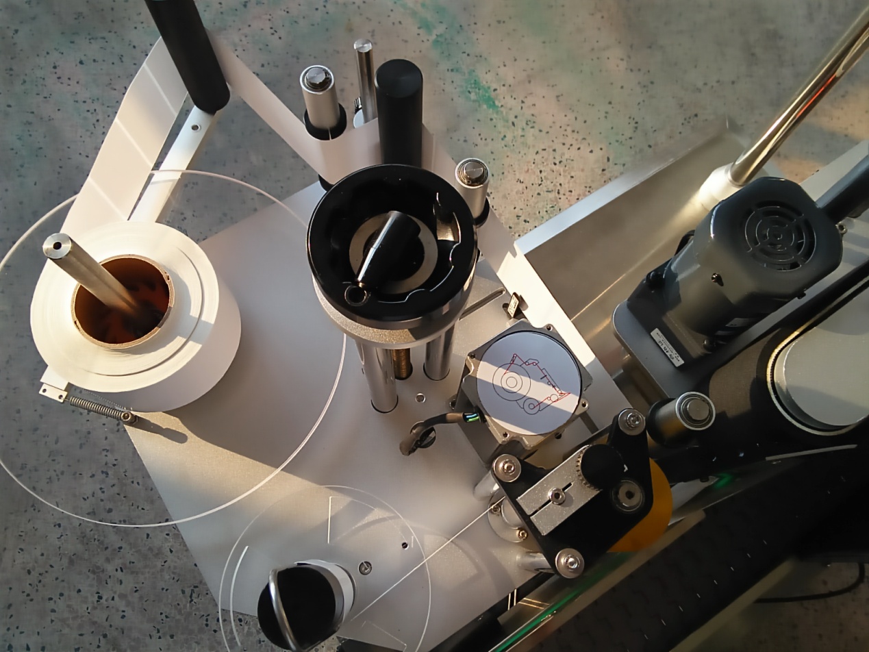 Desinfetante de &aacute;lcool M&aacute;quina de recheio de garrafas e capeamento10